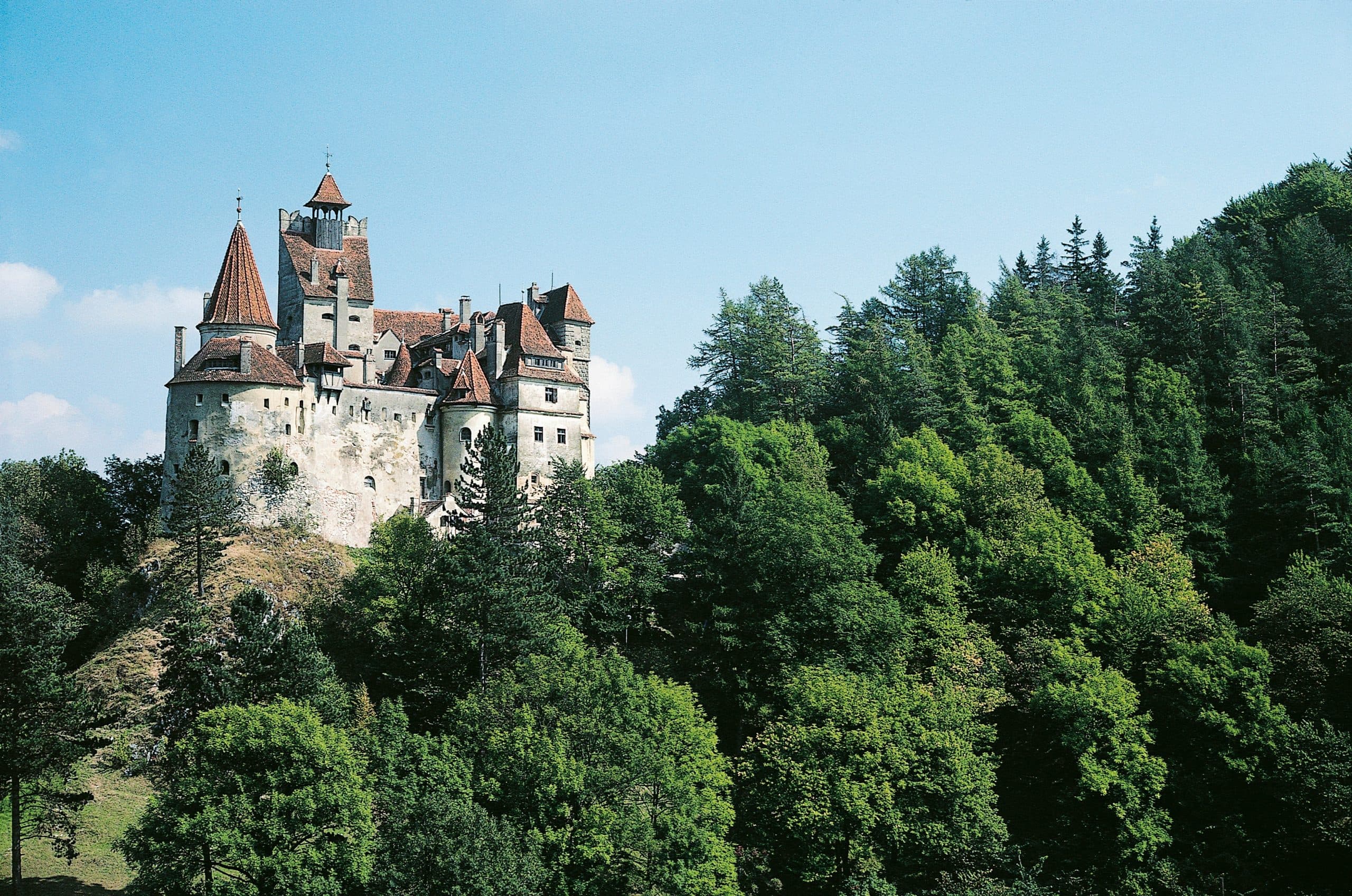 1 Bran Castle in The Summer haunted castles abandoned castles haunted castle spooky castle evil castle, haunted castles in ireland, haunted castles in scotland
